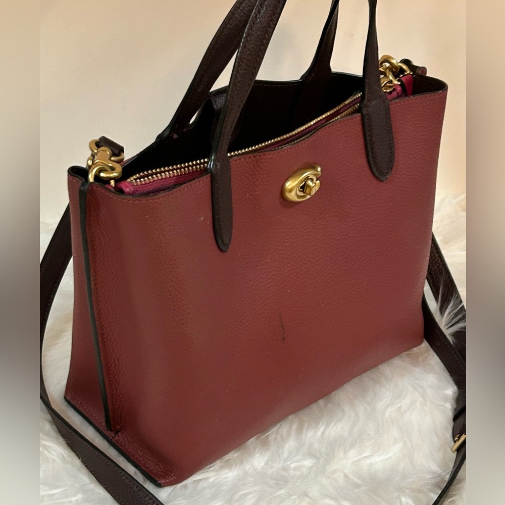 Elegant Brown Leather Handbag - Picture 3 of 11
